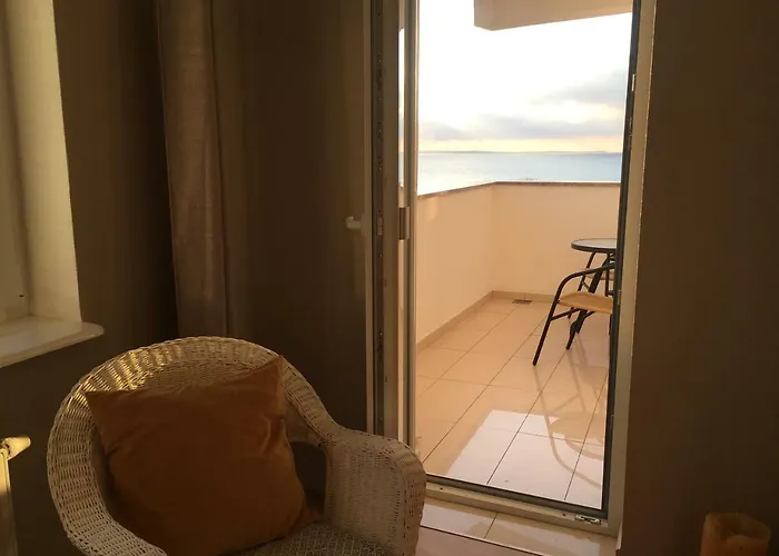 Wolin-travel Statek Z Widokiem Na Morze *