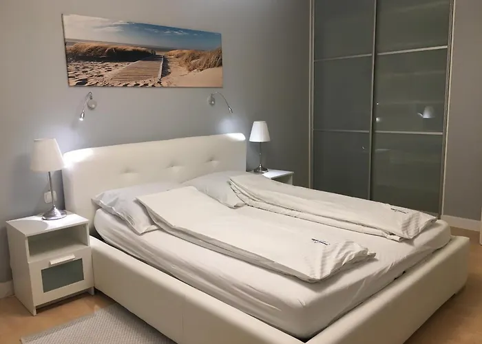 Wolin-travel Statek Z Widokiem Na Morze *